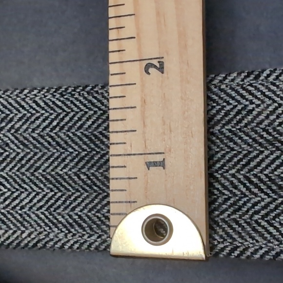 Tommy Hilfiger Women's Black/Gray Leather Belt With Herringbone Pattern,Size L. - Picture 8 of 8